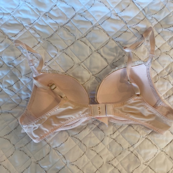 Victoria’s Secret Bra - Picture 2 of 2
